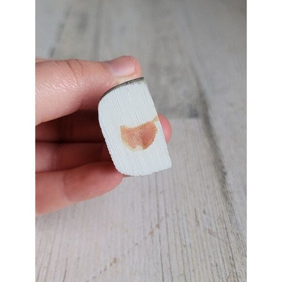 Red old fashioned gas pump Village accessory Xmas - Picture 6 of 6